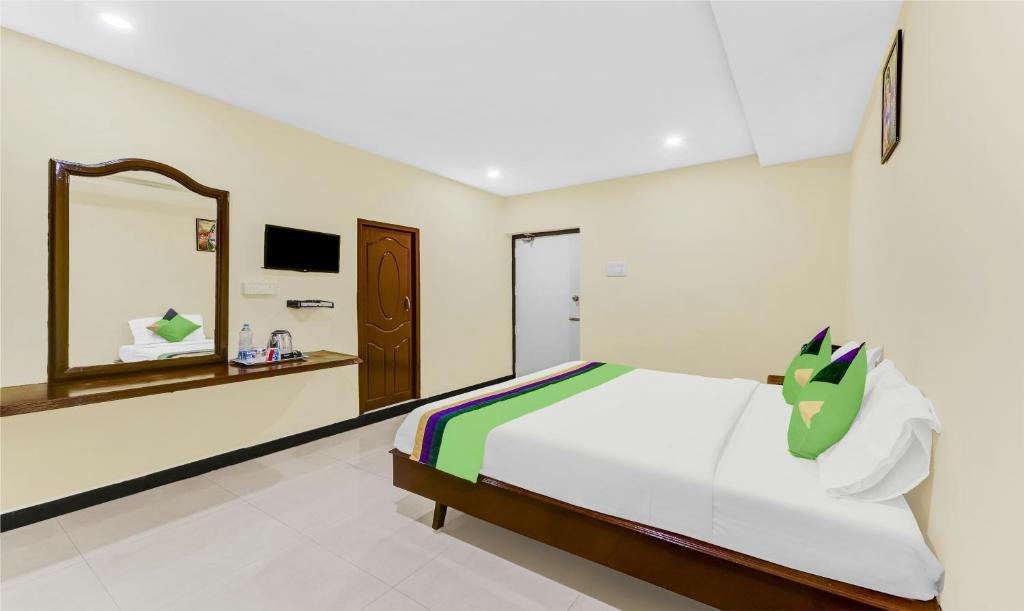 Пудучерри: Treebo B Coral, 2 Km From Promenade Beach