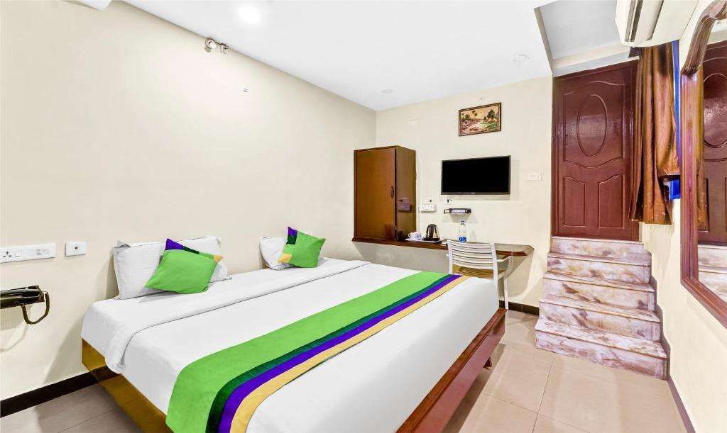 Пудучерри: Treebo B Coral, 2 Km From Promenade Beach