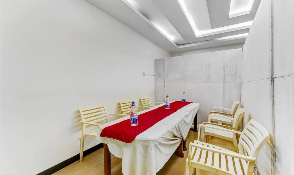 Пудучерри: Treebo B Coral, 2 Km From Promenade Beach