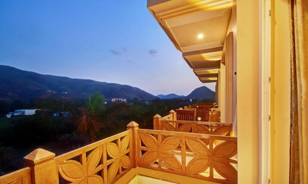 Пушкар: Treebo Premium Royal Amar With Mountain View,  2 Km From Pushkar Lake