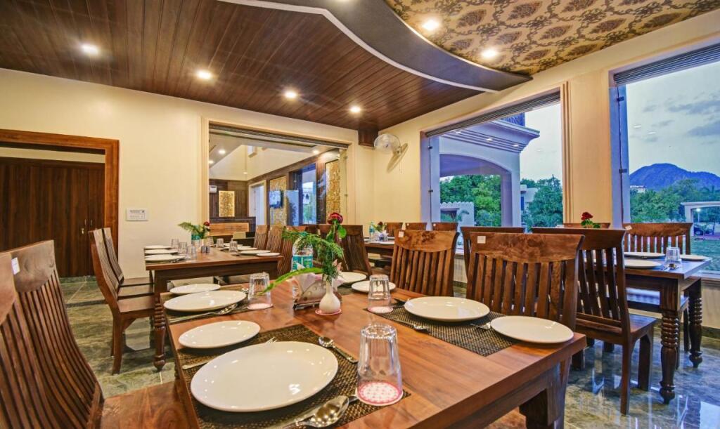 Пушкар: Treebo Premium Royal Amar With Mountain View,  2 Km From Pushkar Lake
