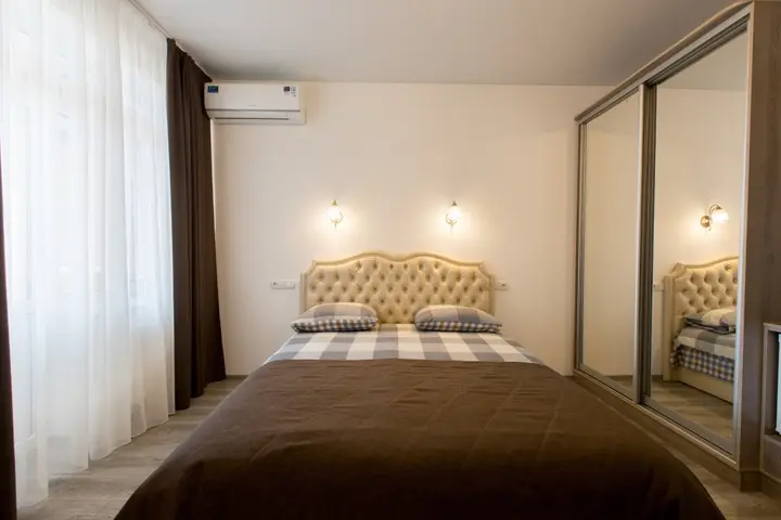Прибрежное (Сакский район): Iguana Guest House
