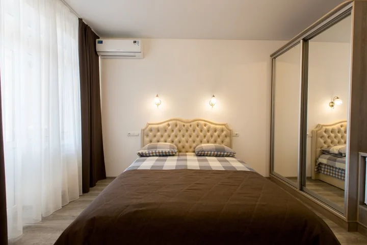 Прибрежное (Сакский район): Iguana Guest House