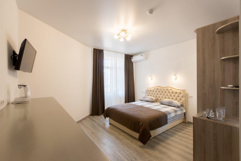 Прибрежное (Сакский район): Iguana Guest House