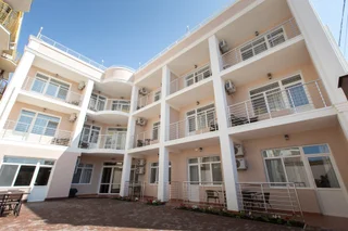 Прибрежное (Сакский район): Iguana Guest House