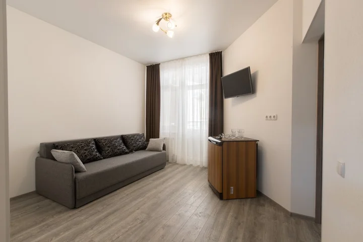 Прибрежное (Сакский район): Iguana Guest House