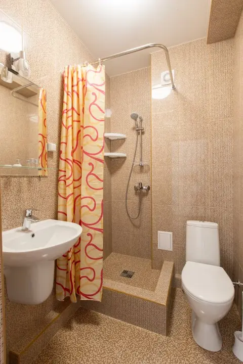 Прибрежное (Сакский район): Iguana Guest House