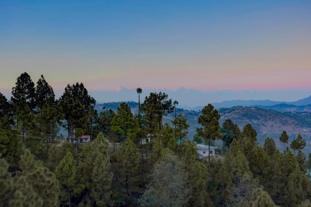 Раникхет: Treebo Trend Kasar Inn With Mountain View