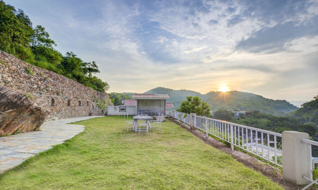 Садри: Treebo Kumbhal Castle, 2 Km From Kumbalgarh Fort