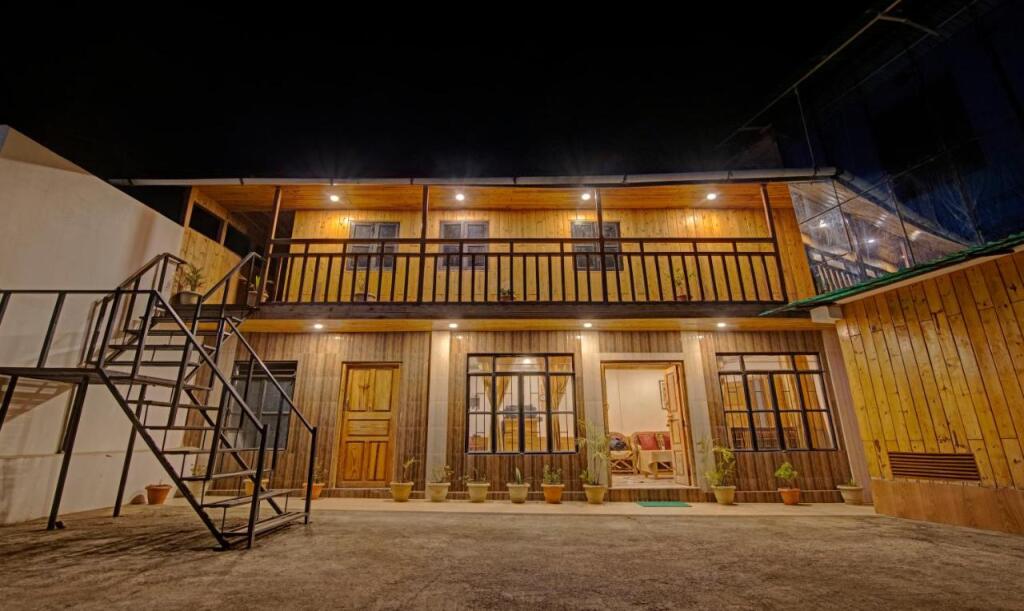 Шиллонг: Treebo Trend Omega Stay Inn Shillong