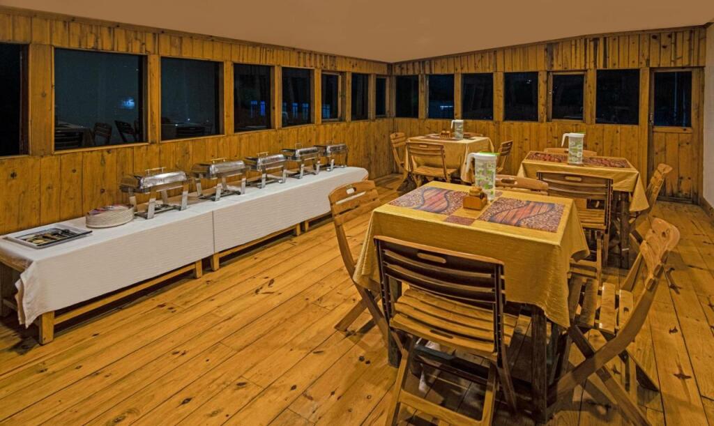 Шиллонг: Treebo Trend Omega Stay Inn Shillong