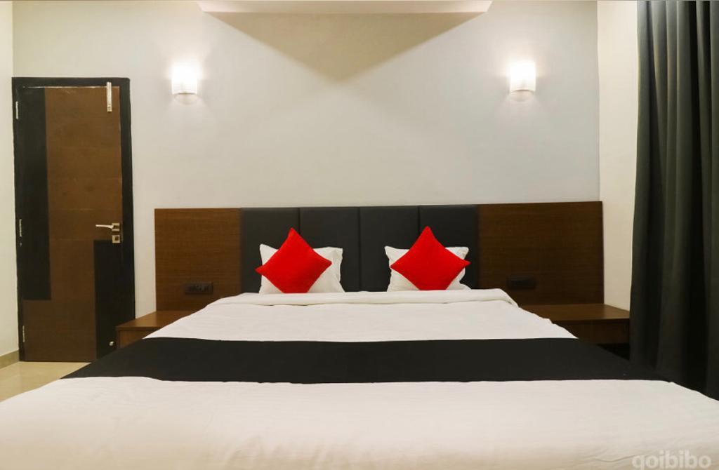 Дург: Hotel Nikhil Regency
