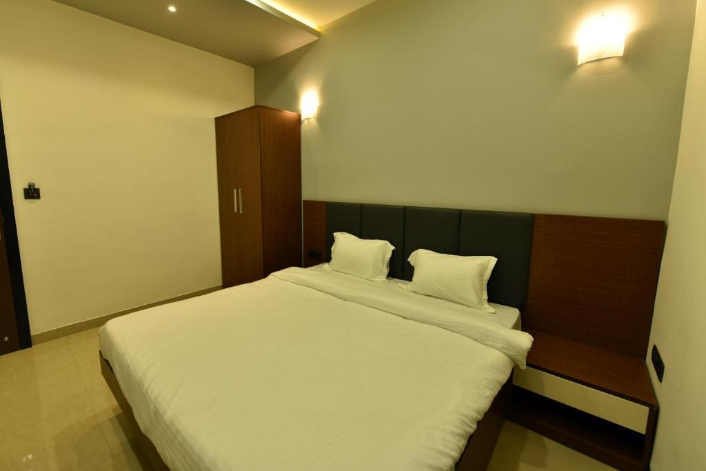 Дург: Hotel Nikhil Regency