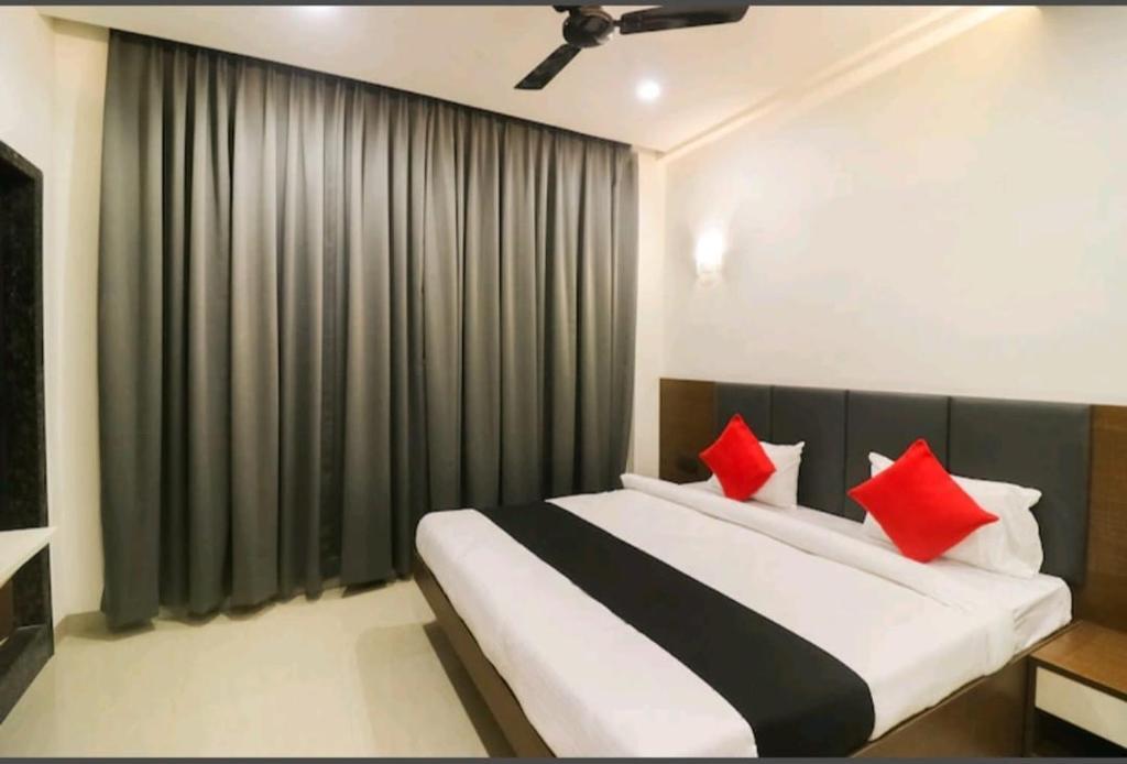 Дург: Hotel Nikhil Regency