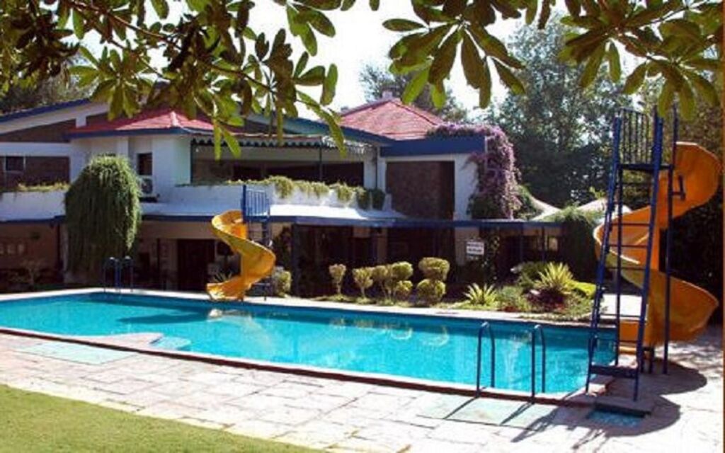 Гуруграм: Best Western Resort Country Club