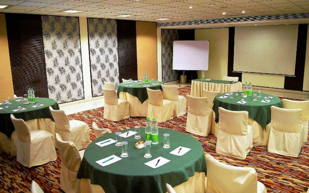 Гуруграм: Best Western Resort Country Club