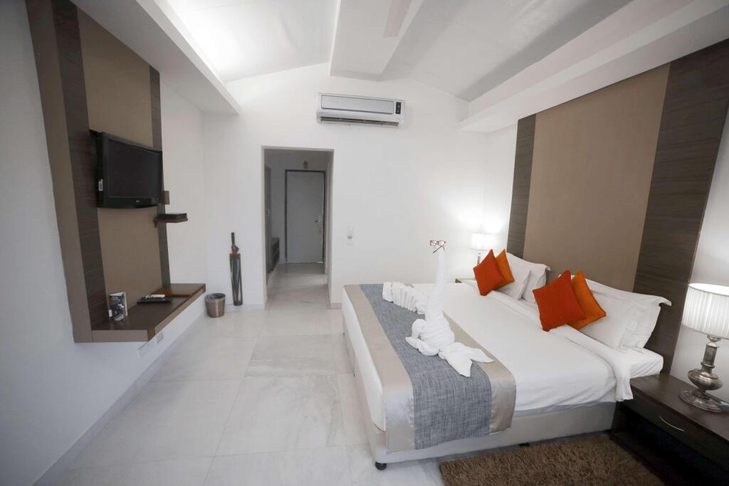 Гуруграм: Best Western Resort Country Club