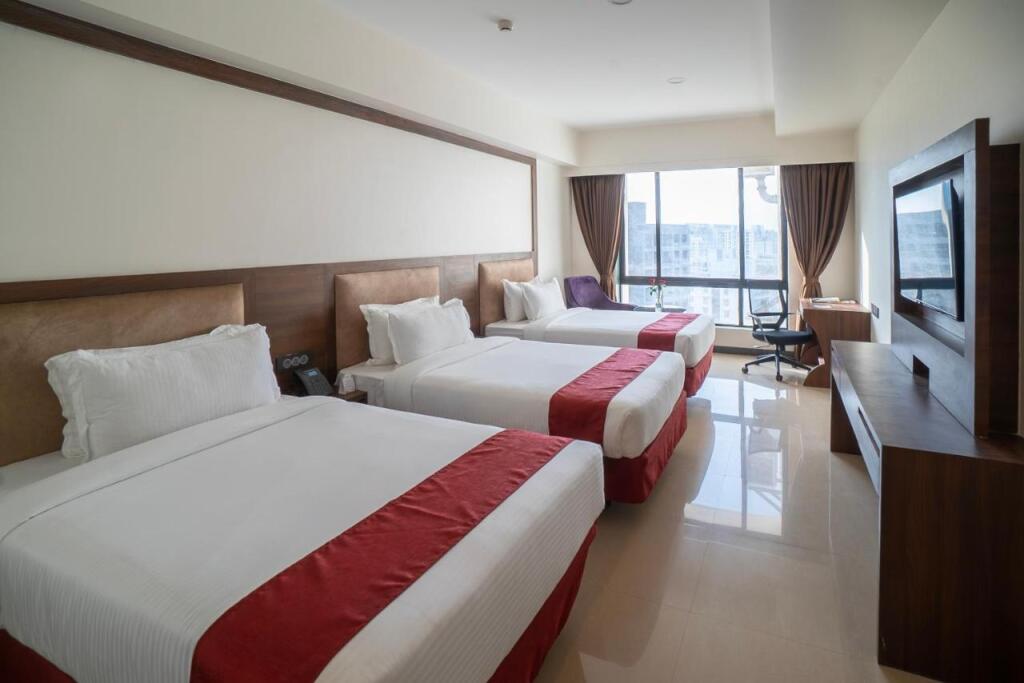 Вакад: Hotel Tip Top International Pune