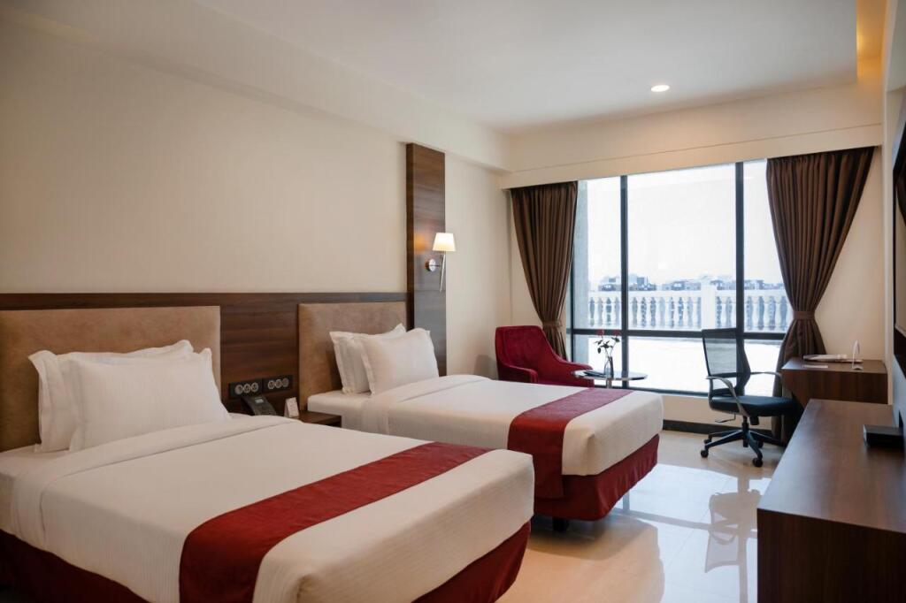 Вакад: Hotel Tip Top International Pune