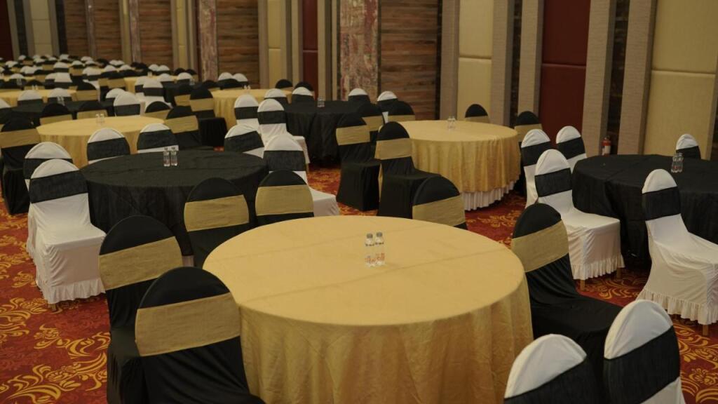Вакад: Hotel Tip Top International Pune