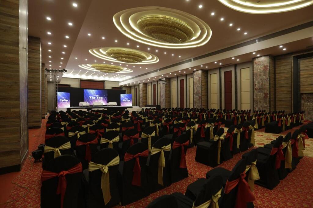 Вакад: Hotel Tip Top International Pune