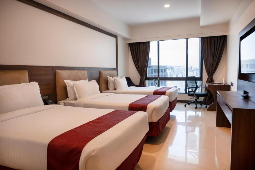 Вакад: Hotel Tip Top International Pune