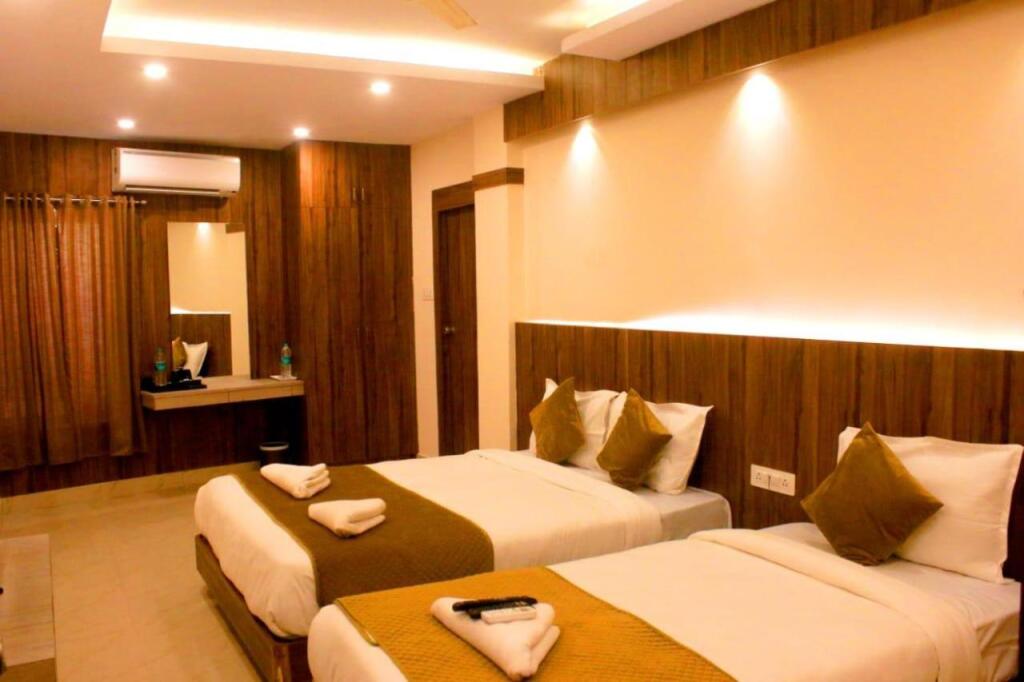 Хосур: Hotel Sakura Inn