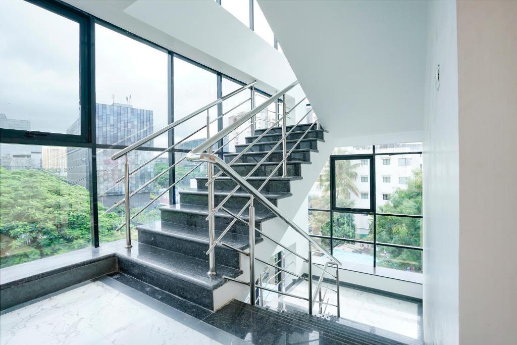 Пуна: FabHotel Crystal Homes