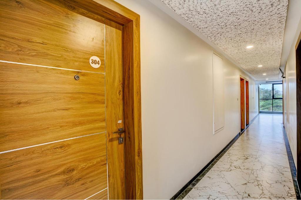 Пуна: FabHotel Crystal Homes