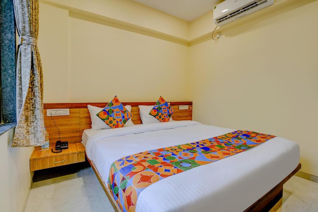 Пуна: FabHotel Crystal Homes