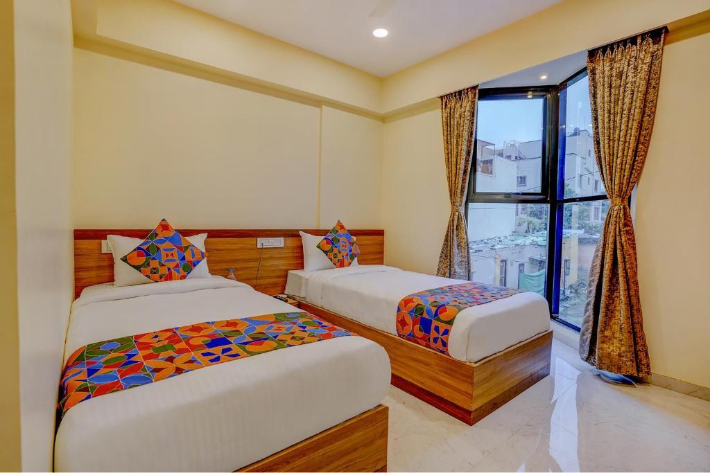 Пуна: FabHotel Crystal Homes