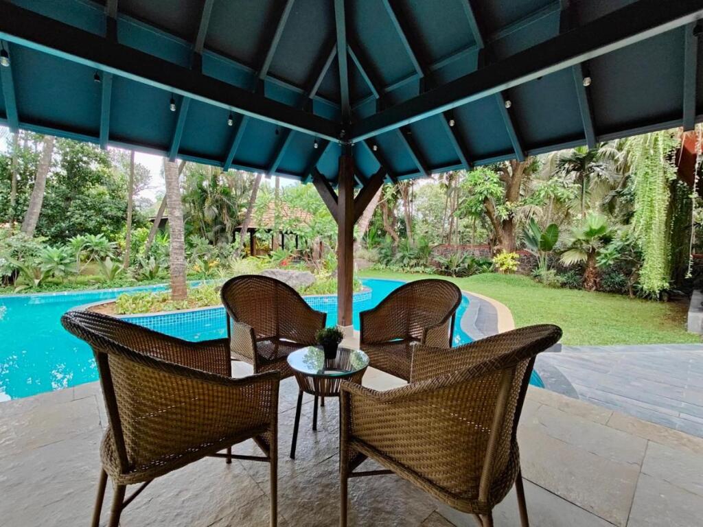 Киим: SaffronStays Kimaya, Alibaug