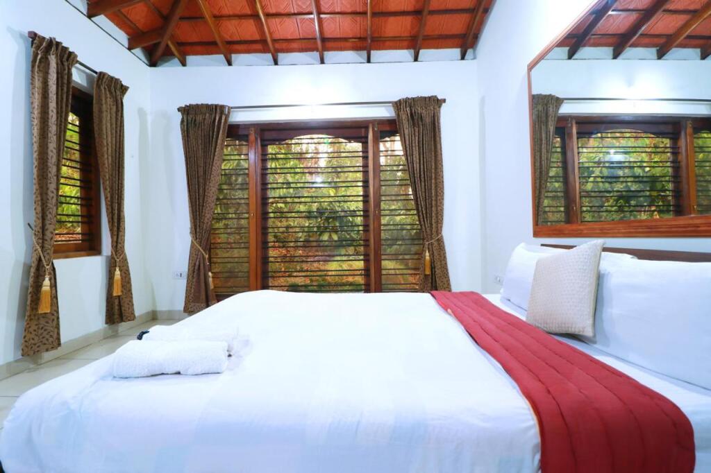 Кушалнагар: Saffronstays Coorg Toddy Farms