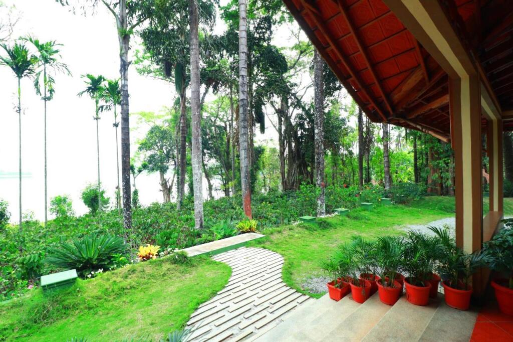 Кушалнагар: Saffronstays Coorg Toddy Farms