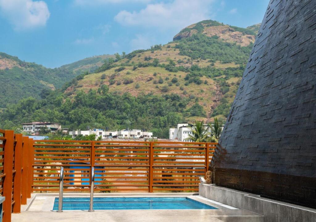 Лонавала: SaffronStays Urja