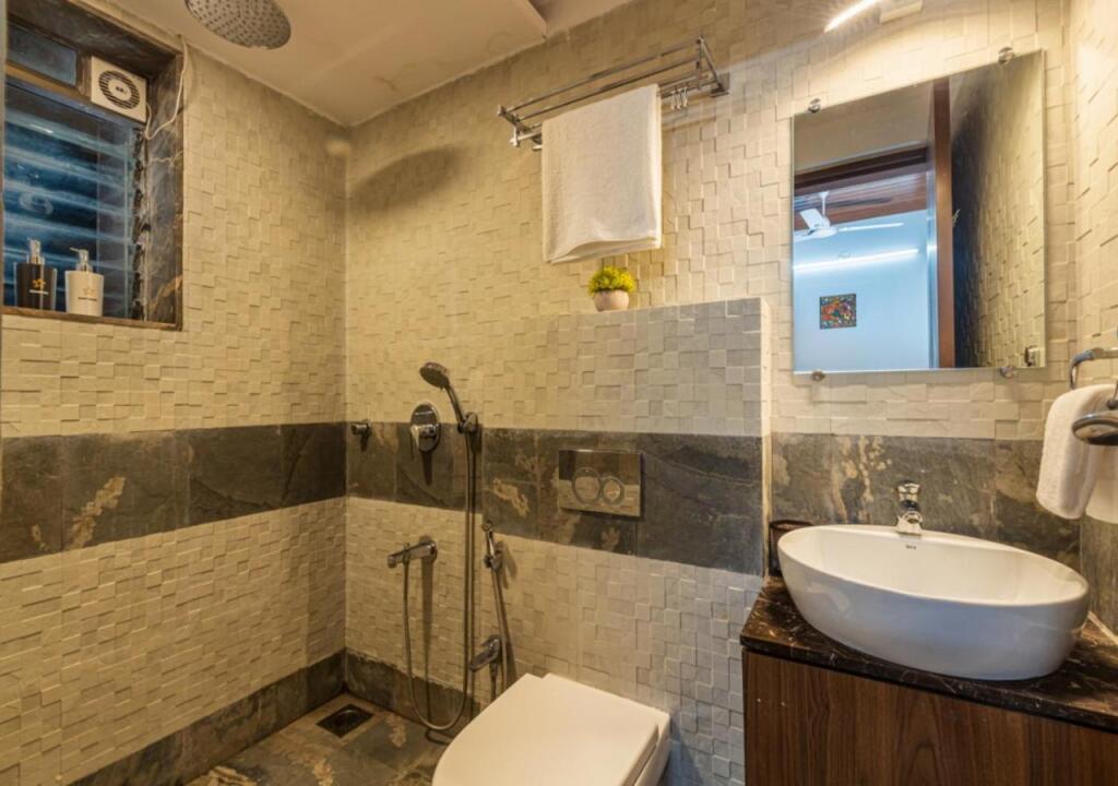 Лонавала: SaffronStays Ebony