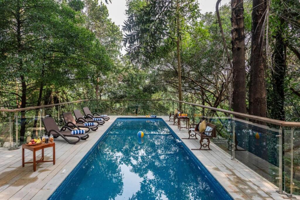 Лонавала: SaffronStays Odeon, Lonavala