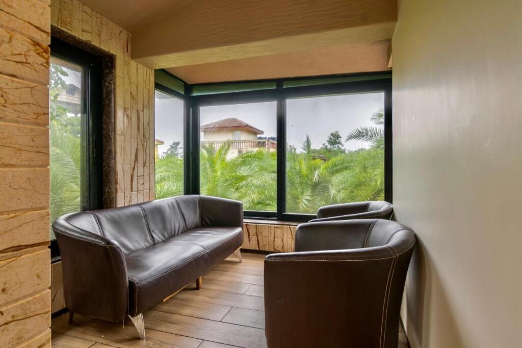 Лонавала: SaffronStays Evelyn Greens, Lonavala - pet-friendly pool villa in a quiet neighbourhood