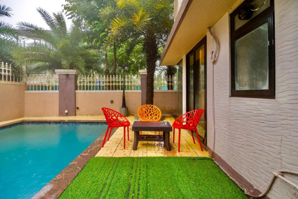 Лонавала: SaffronStays Evelyn Greens, Lonavala - pet-friendly pool villa in a quiet neighbourhood