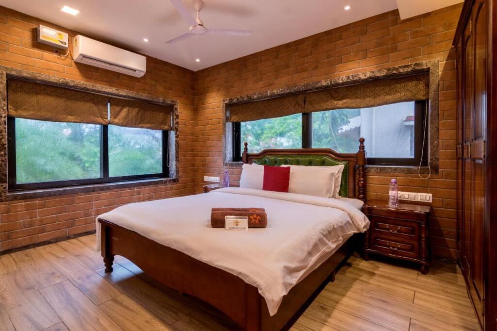 Лонавала: SaffronStays Evelyn Greens, Lonavala - pet-friendly pool villa in a quiet neighbourhood