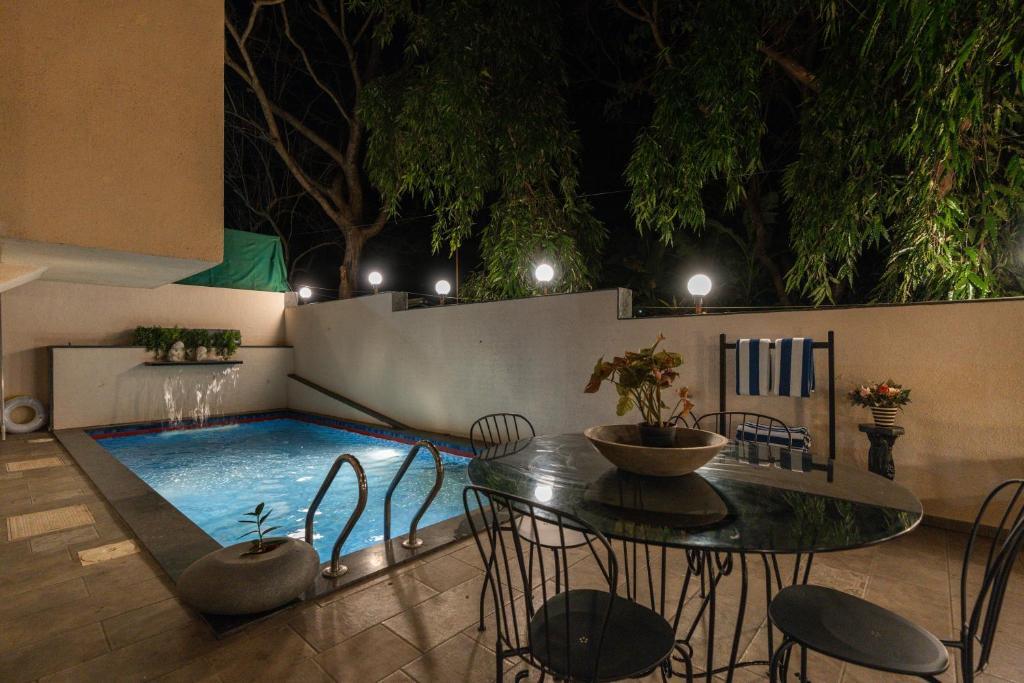 Лонавала: Saffronstays Uno Crest, Lonavala