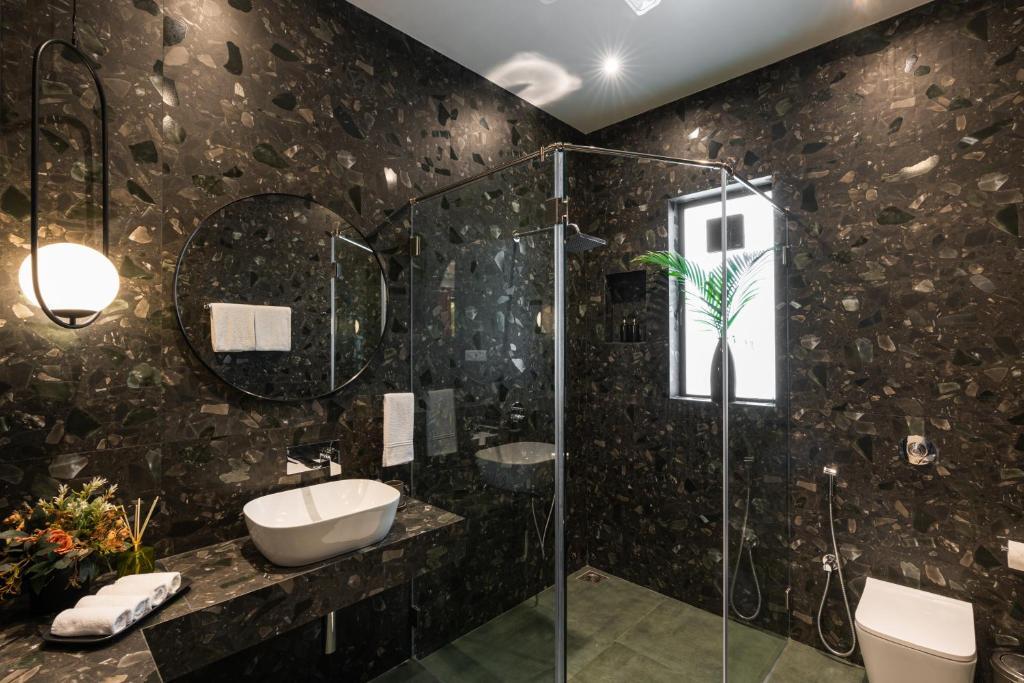 Лонавала: Saffronstays Uno Crest, Lonavala