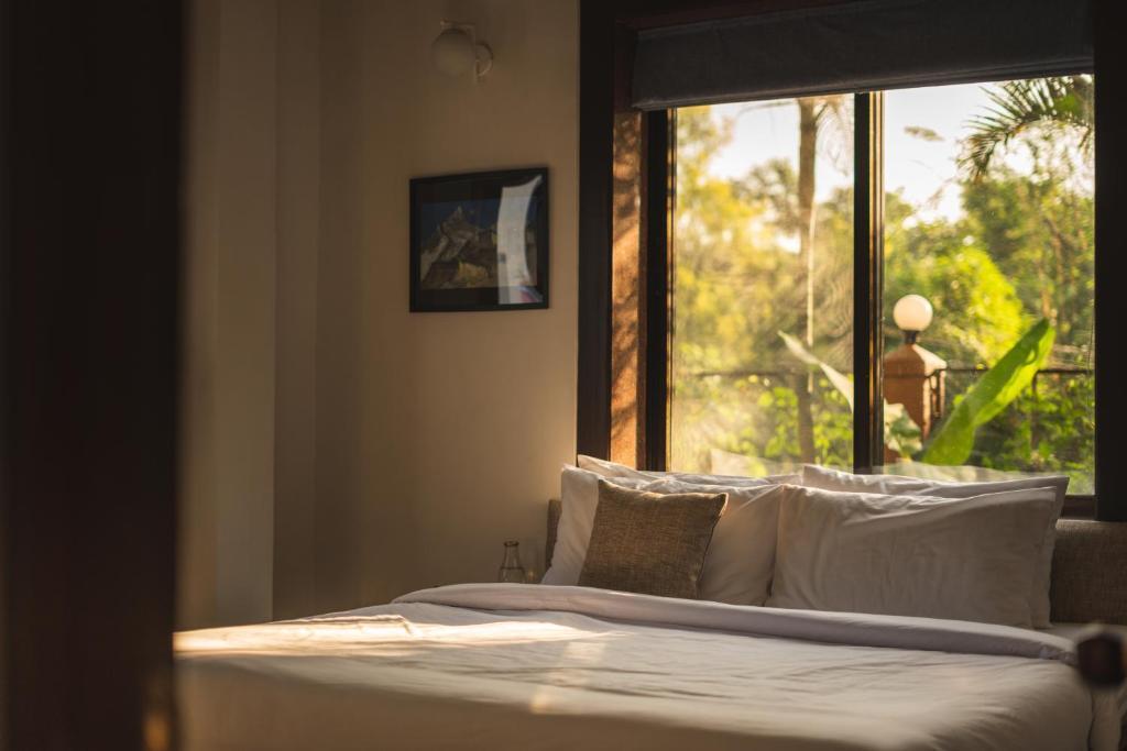 Лонавала: Saffronstays Uno Crest, Lonavala