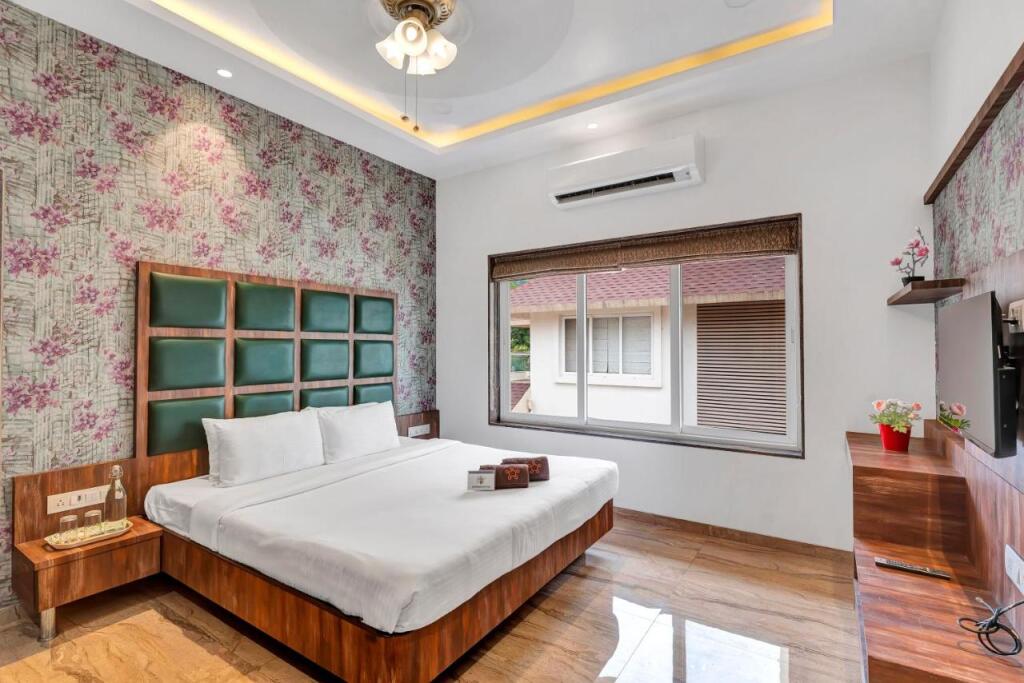 Лонавала: SaffronStays Juniper, Lonavala - Pet-friendly villa with pool, lawn, gym & games