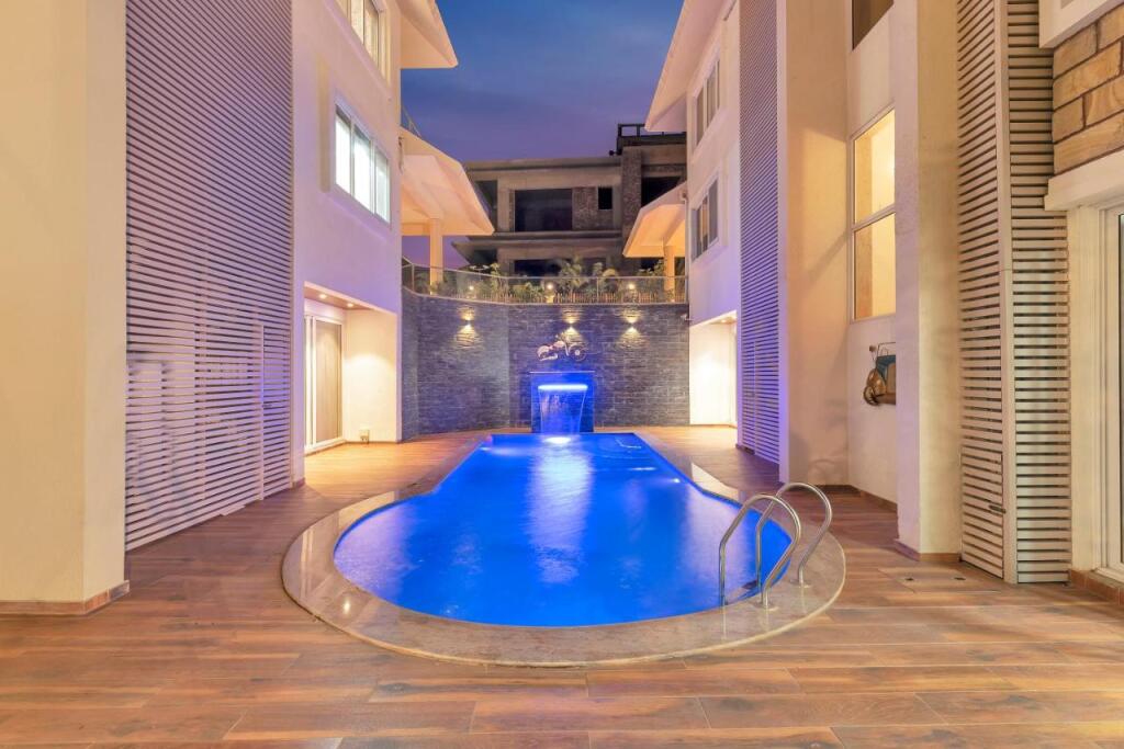 Лонавала: SaffronStays Juniper, Lonavala - Pet-friendly villa with pool, lawn, gym & games