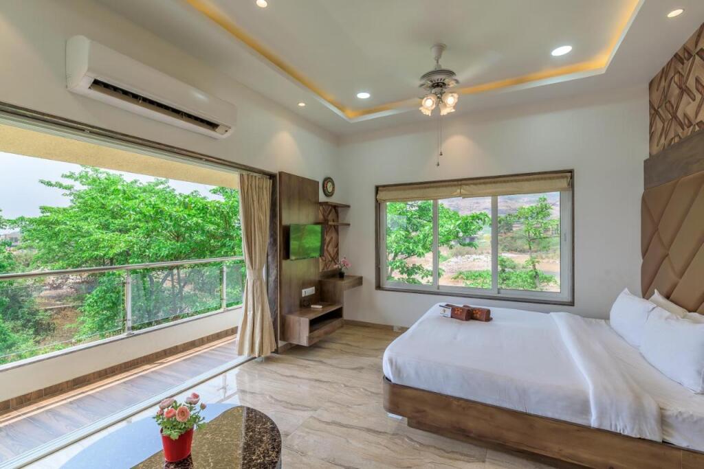 Лонавала: SaffronStays Juniper, Lonavala - Pet-friendly villa with pool, lawn, gym & games