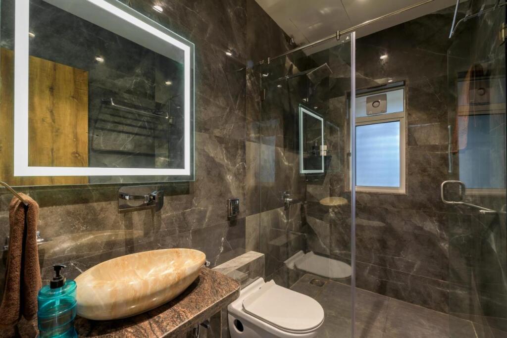 Лонавала: SaffronStays Juniper, Lonavala - Pet-friendly villa with pool, lawn, gym & games