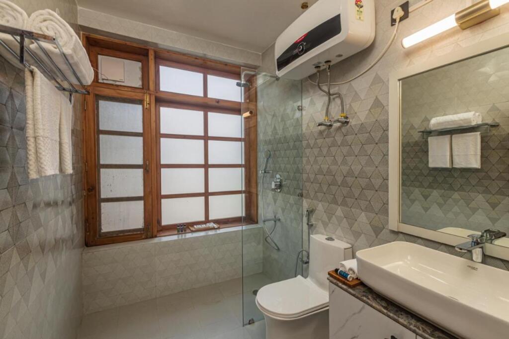 Манали: SaffronStays Monarch Manor, Manali - regal mansion with unique rooms near Mall Road