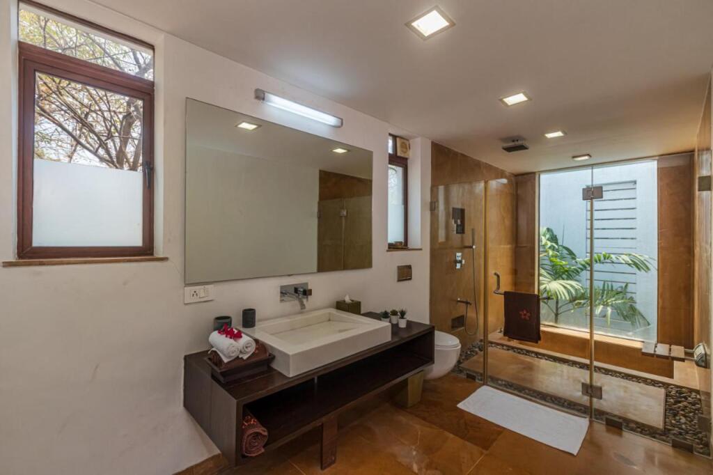 Пляж Мандва: Saffronstays Estella