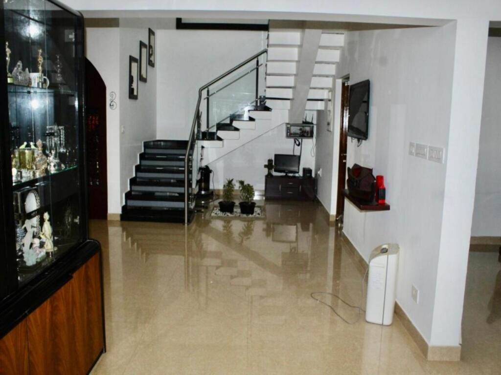 Велламундра: Saffronstays the Periaheights